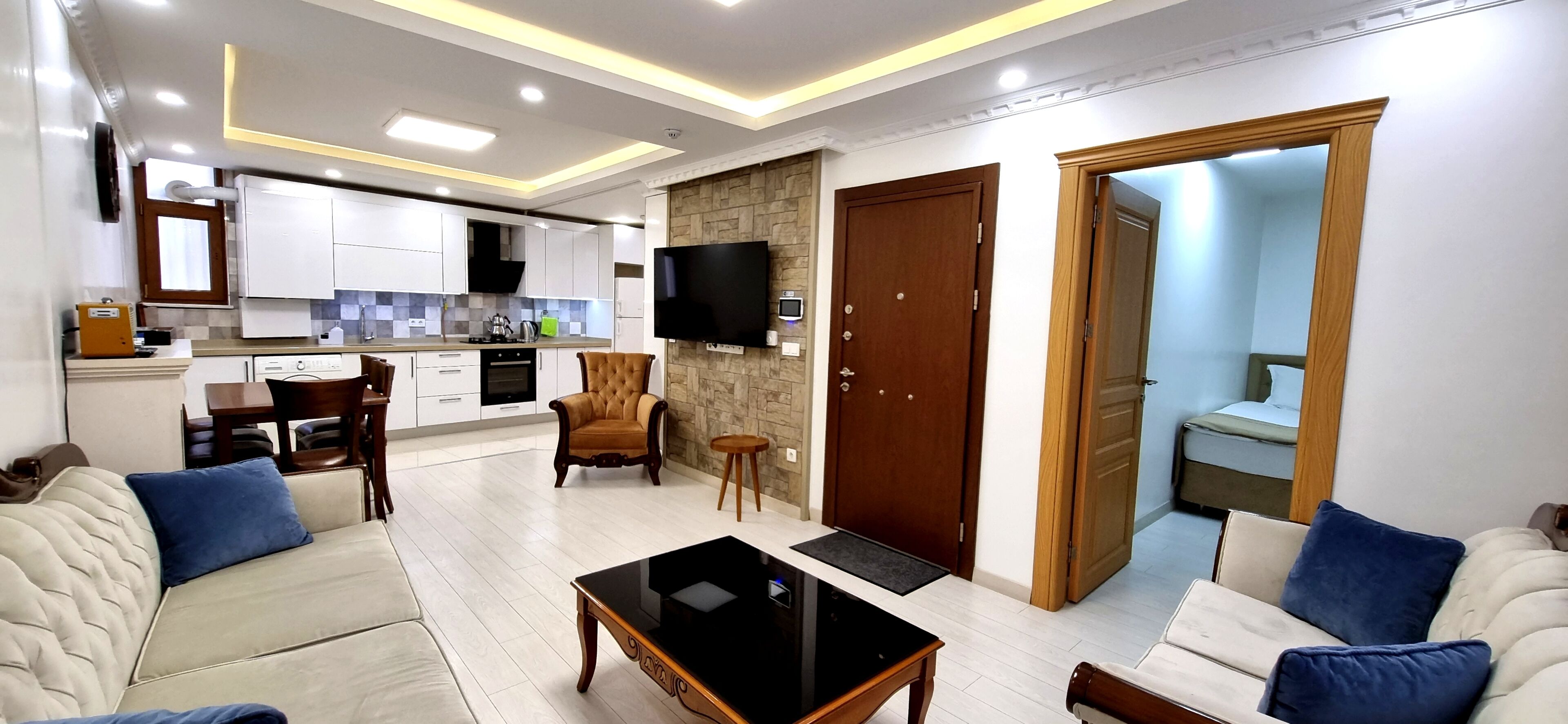 Smart TV, fireplace, streaming services, stereo