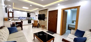 Smart TV, fireplace, streaming services, stereo