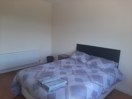3 habitaciones, tabla de planchar con plancha y wifi gratis 