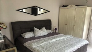 1 bedroom, free WiFi, bed sheets