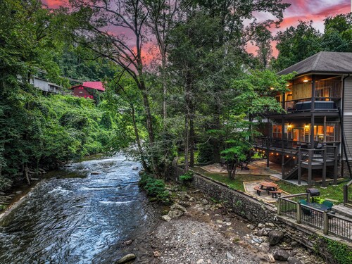 RIVERCATION, Sleep With the SOUND of the RIVER, Walk Downtown!!!