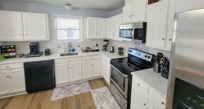 Nice 5 BDR / 3 BATH Home near BWI Airport with WIFI, Beach, Parking, Ambiance