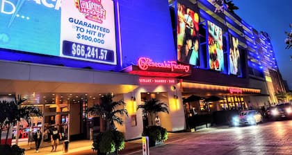 Nice 5 BDR / 3 BATH Home near BWI Airport with WIFI, Beach, Parking, Ambiance