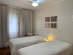 2 quartos, escrivaninha, ferros/tábuas de passar roupa