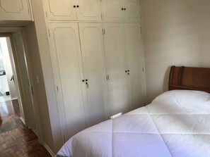 2 chambres, bureau, fer et planche à repasser, Wi-Fi gratuit