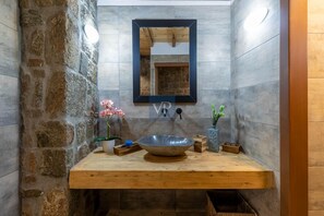 Villa | Bathroom | Shower, hair dryer, towels, shampoo - Villa Nirvana- Calm, Relaxing and no Wind! (Mykonos)