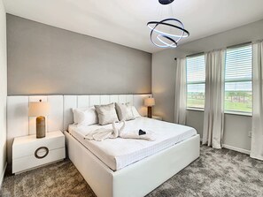 3 bedrooms, iron/ironing board, WiFi, bed sheets - Elegant Escape/ Gameroom & Themed Room (Four Corners)