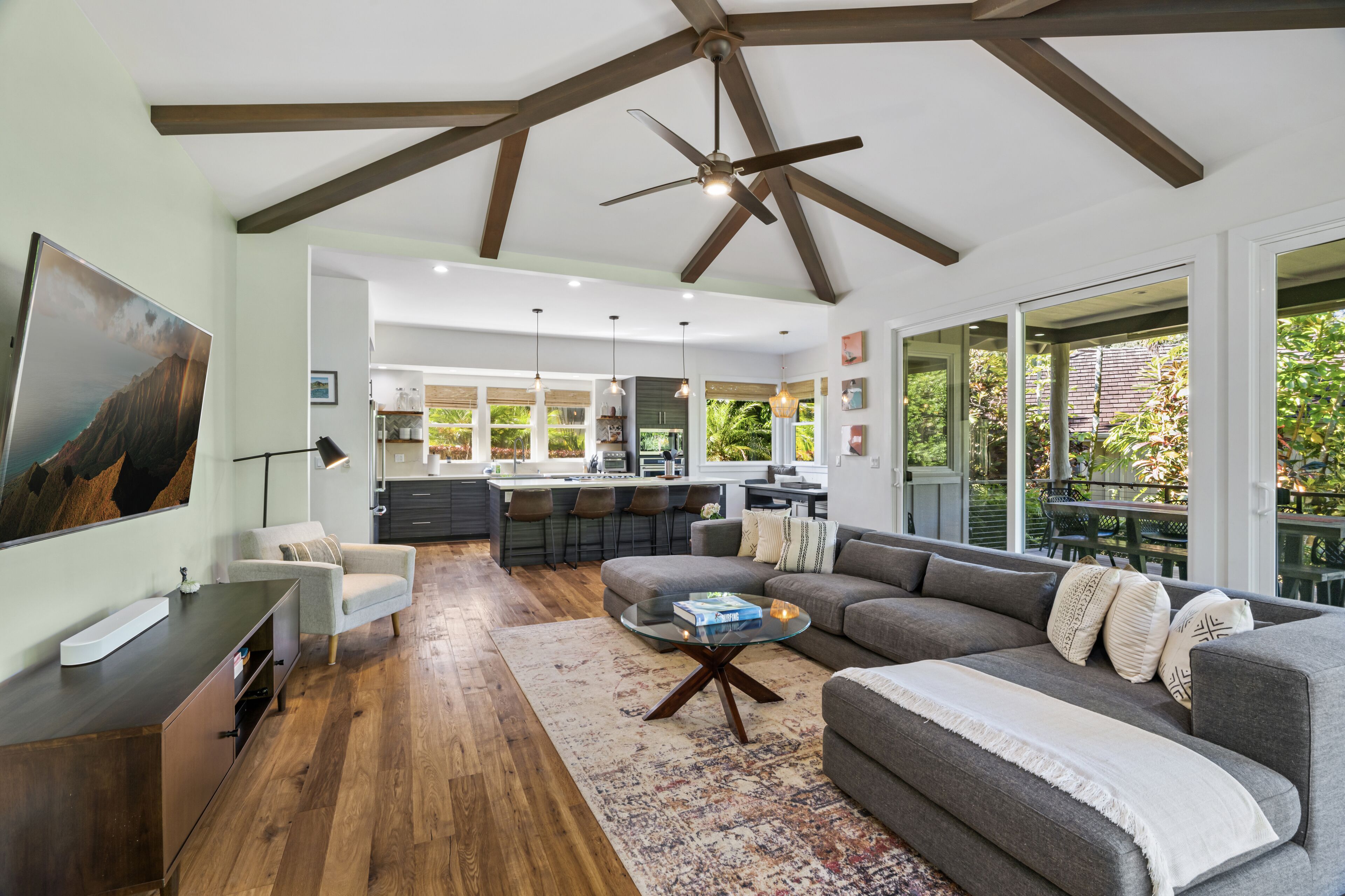 Smart TV, table tennis, books, stereo