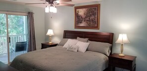 3 habitaciones, tabla de planchar con plancha, wifi y ropa de cama 