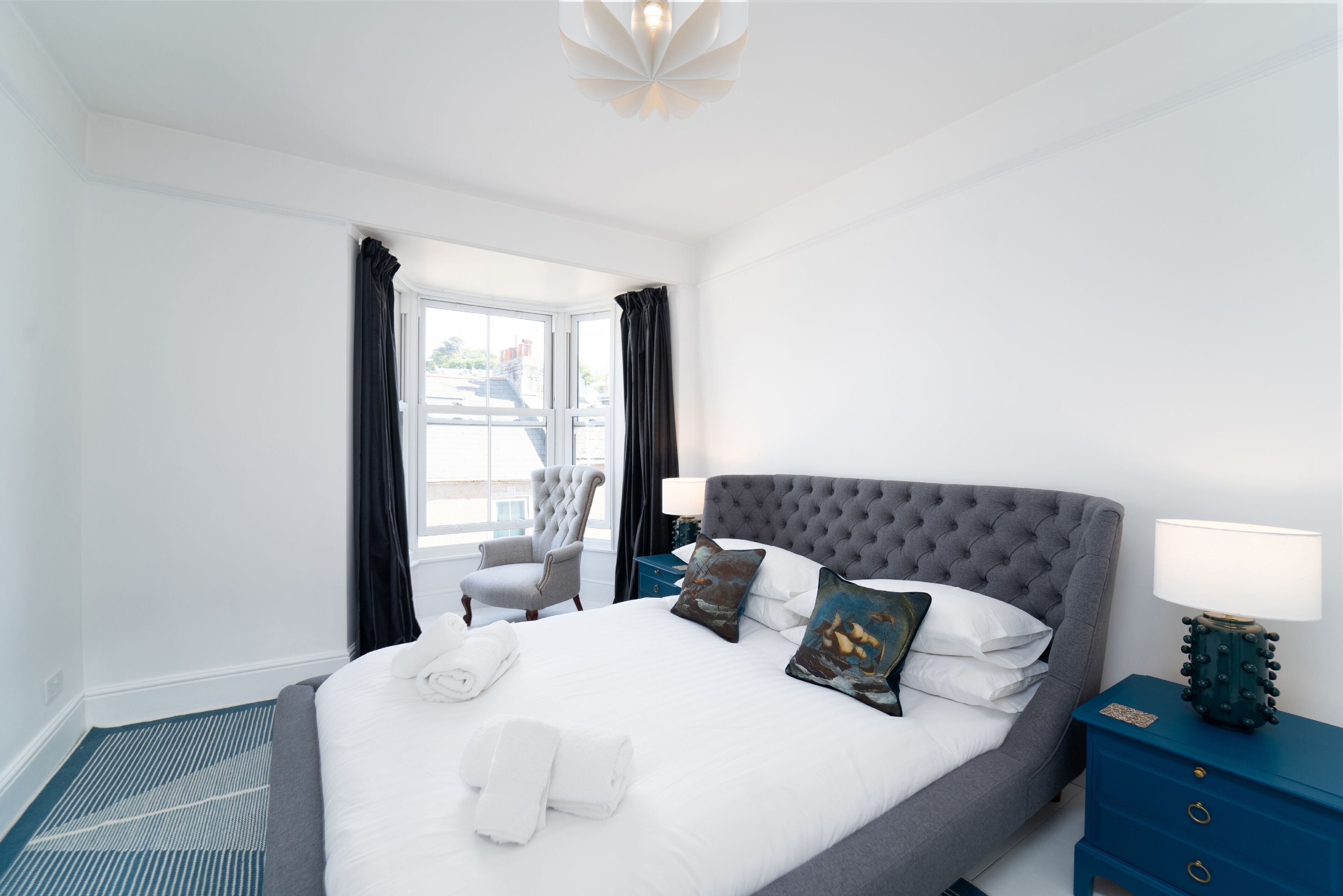 4 Schlafzimmer, Schreibtisch, Bügeleisen/Bügelbrett, WLAN