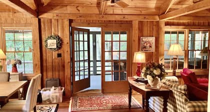 Charming Mountain Retreat in Big Canoe With Many Amenities Lakes and Trails