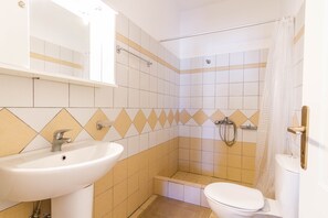 Bathroom - Panoramic port view apartment (Ios)