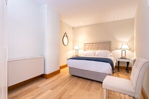 7 chambres, fer et planche à repasser, Wi-Fi, literie fournie