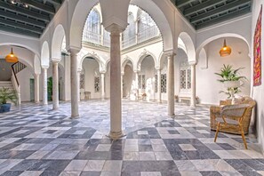 Interior - Unique Sevillian Palace-House in Santa Cruz. Abades Terrace (Seville)