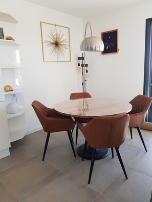 Dining - Porticcio, Superb air-conditioned T2, panoramic view of the Gulf of Ajaccio (Albitreccia)