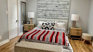 4 Schlafzimmer, Schreibtisch, Bügeleisen/Bügelbrett, Reisekinderbett