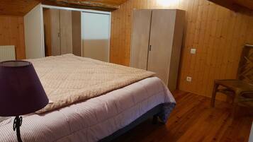 1 bedroom, free WiFi, bed sheets