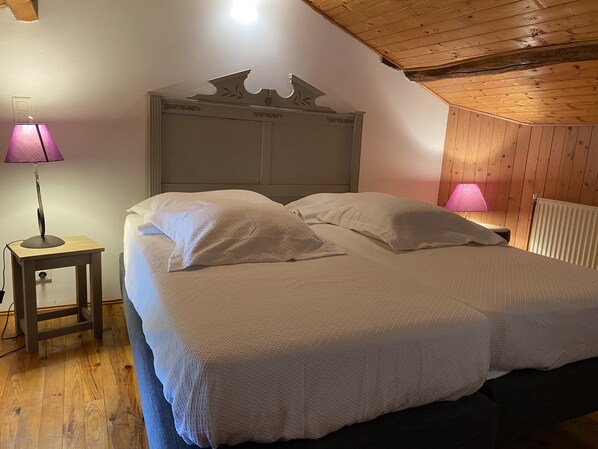 1 bedroom, free WiFi, bed sheets