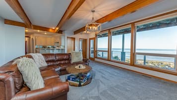 Smart TV, fireplace, video games, table tennis