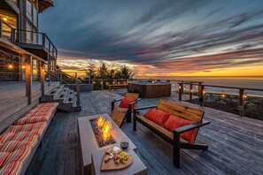 Terrace/patio - Oregon Coast A-List Oceanview Mansion  Hot Tub, Theater & NFL Access (Rockaway Beach)