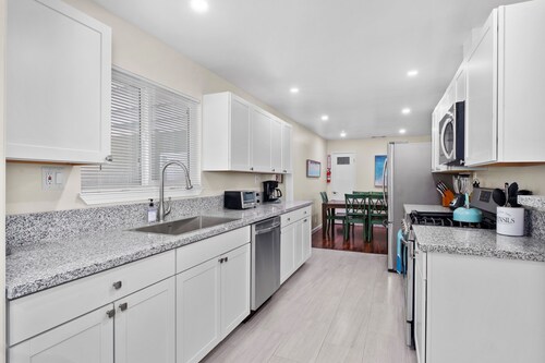 Spacious 4B/2Bth w Great Access to Nat'l Parks