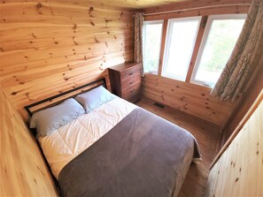 4 bedrooms, free WiFi, bed sheets