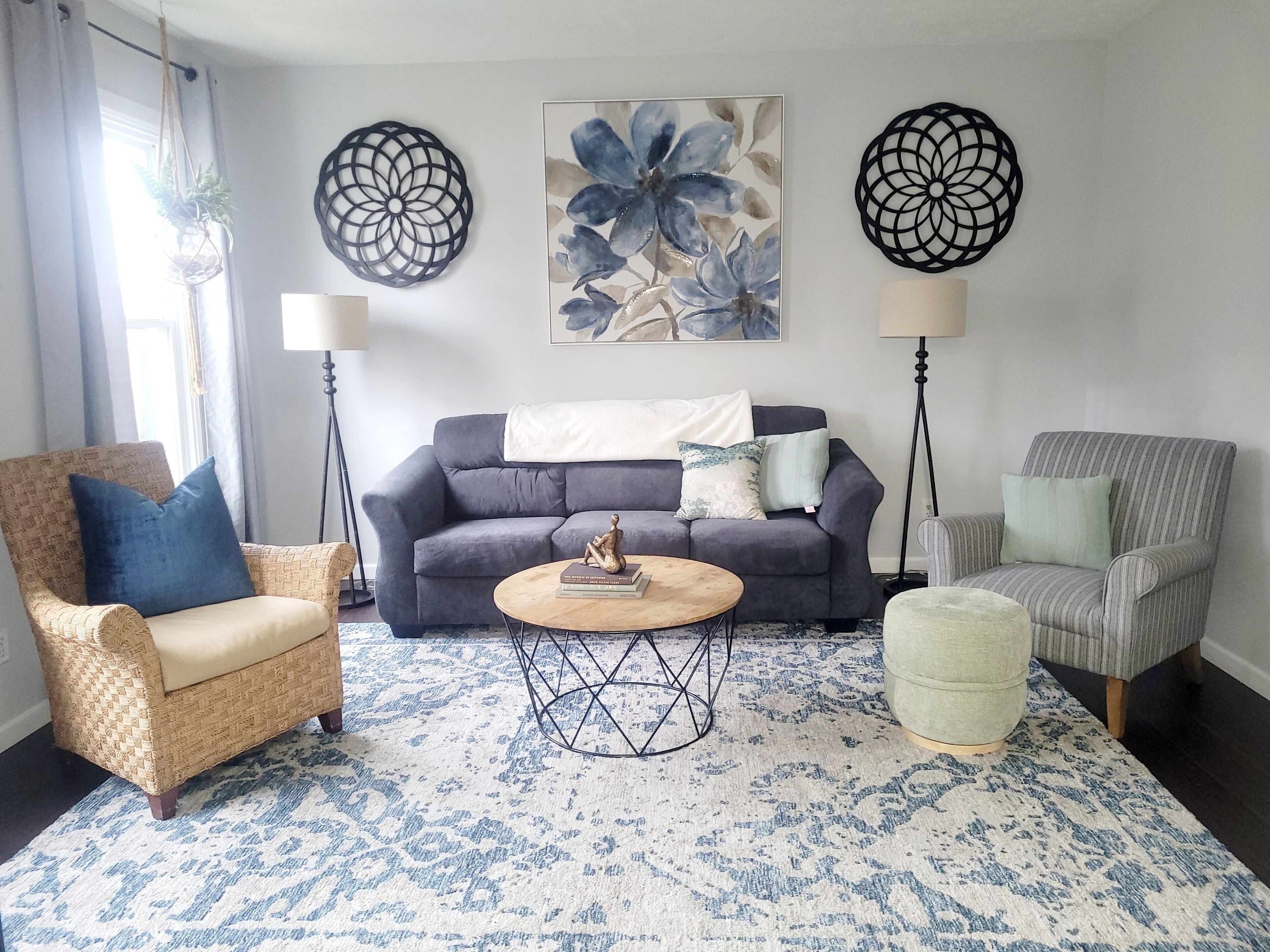 Comfy Clean w/ Hot Tub PRIME location PETS ok 3br