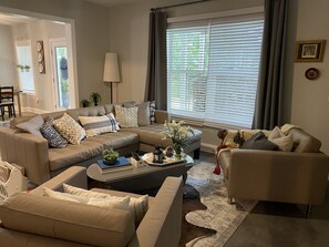 TV, fireplace - Luxury Five Points Cottage Overlooking Pond (Athens)