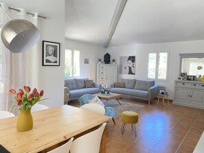 Interior - Unser Chateau de Charme Begrüßt Sie in der Ardeche (Vallon-Pont-d'Arc)