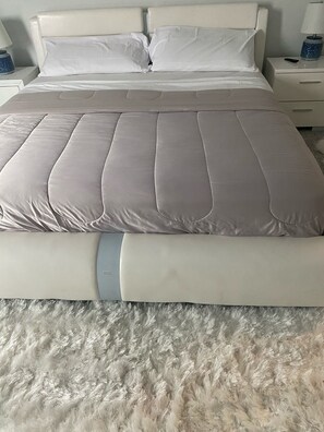 4 Schlafzimmer, Schreibtisch, kostenloses WLAN, Bettwäsche