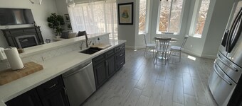 New Spacious 3-Bedroom House Minutes from River, Desert, & Town