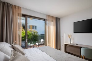 1 bedroom, in-room safe, iron/ironing board, free WiFi