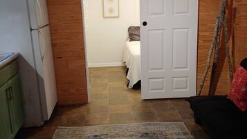 1 bedroom, bed sheets