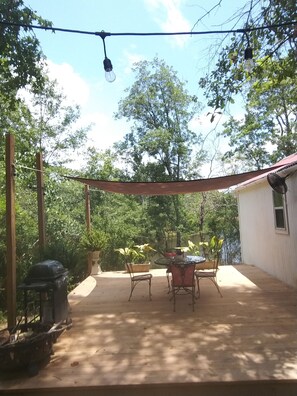 تناول الطعام بالخارج