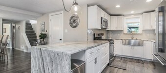 Lakeshore Cottage