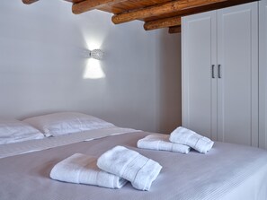 2 bedrooms, iron/ironing board, Internet - Happy Retreat Paros (Paros)