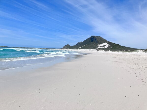 Beach towels - Family-friendly apartment with a sea view and close to the beach  (Betty's Bay)