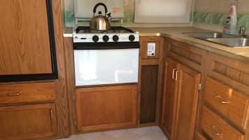 Kühlschrank, Esstisch