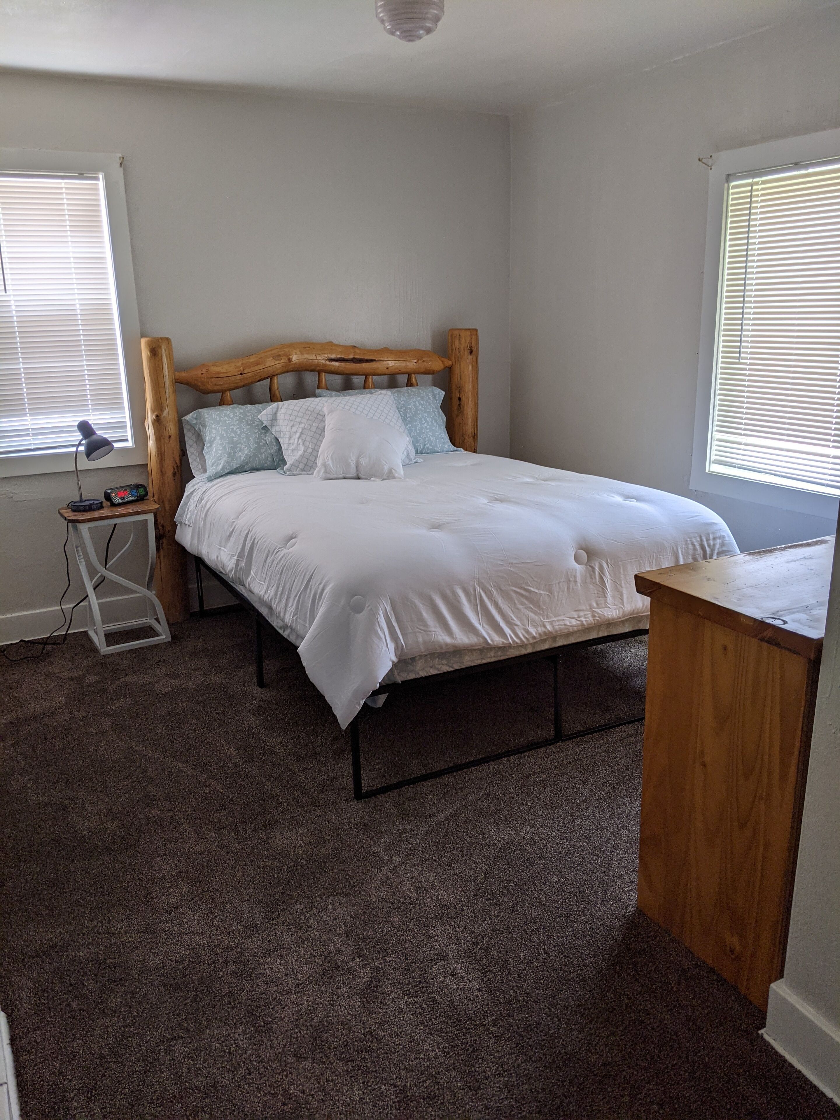 3 chambres, fer et planche à repasser, Wi-Fi, draps fournis