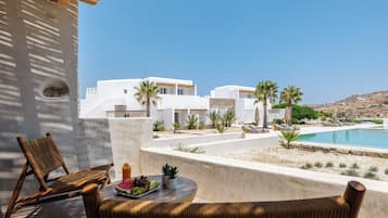 Junior Suite Pool Front | Terrace/patio