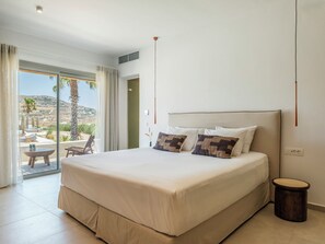 Memory-foam beds, in-room safe, individually decorated - Adama Mykonos Boutique Hotel (Mykonos)