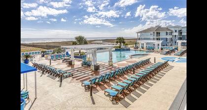 Pointe West Top Floor Renovated Spacious Beachfront 3/3 Resort Condo