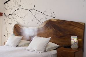 3 bedrooms, in-room safe, desk, iron/ironing board