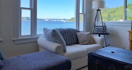 Marina View Cottage on the Ocean
