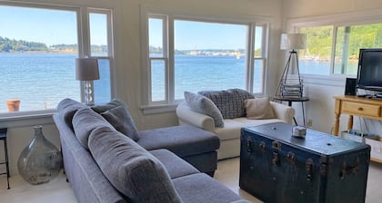 Marina View Cottage on the Ocean