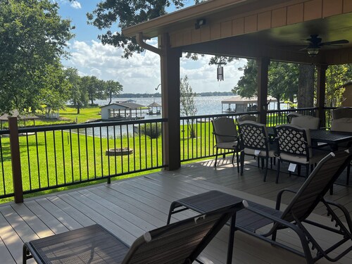 Fisherman’s Getaway with Sunset Views & Room for 11