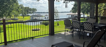 Fisherman’s Getaway with Sunset Views & Room for 11