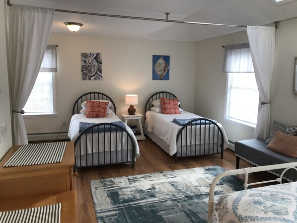 1 chambre, bureau, fer et planche à repasser, Wi-Fi gratuit