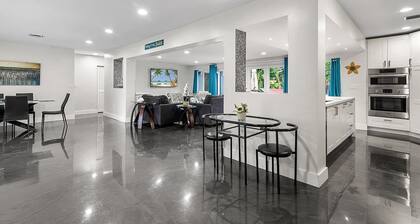 Pool paradise by the beach!! Heated Pool!!