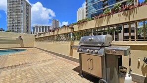 Property grounds - Waikiki Studio Apartment with great Ala Wai Canal Views (Honolulu)